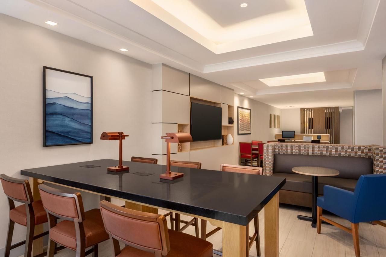 Holiday Inn Express & Suites Denver Airport By Ihg Екстер'єр фото