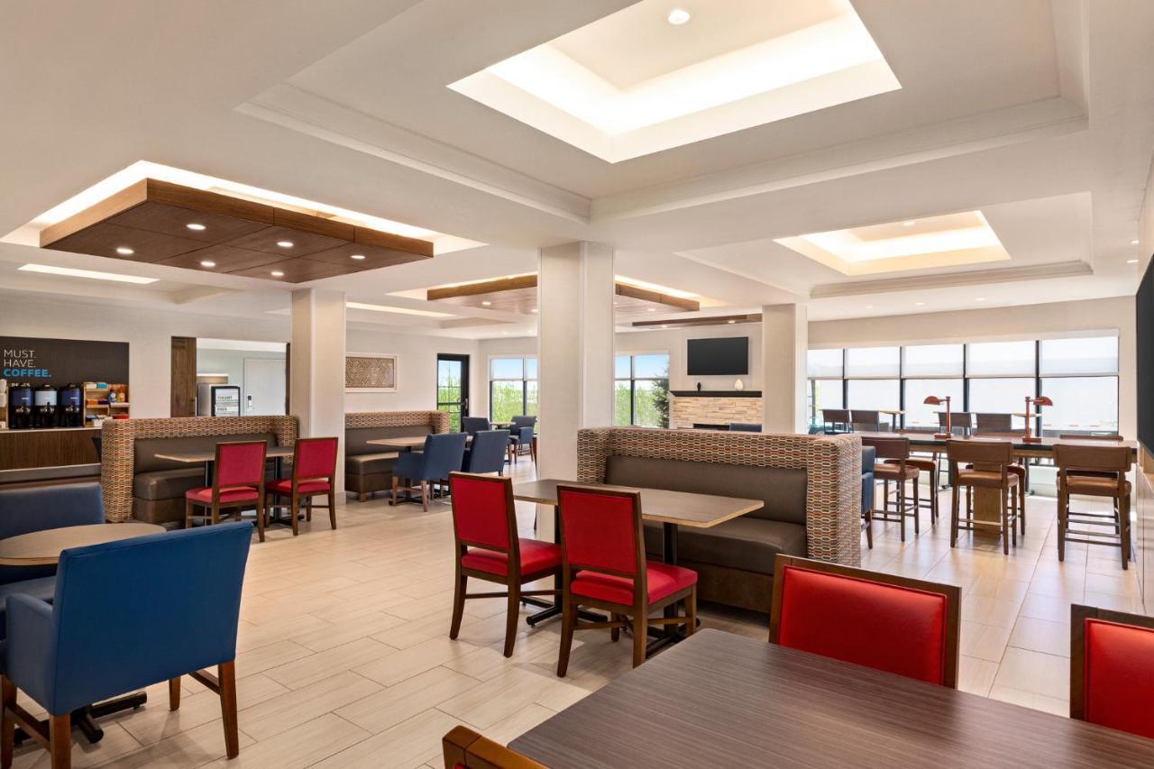 Holiday Inn Express & Suites Denver Airport By Ihg Екстер'єр фото